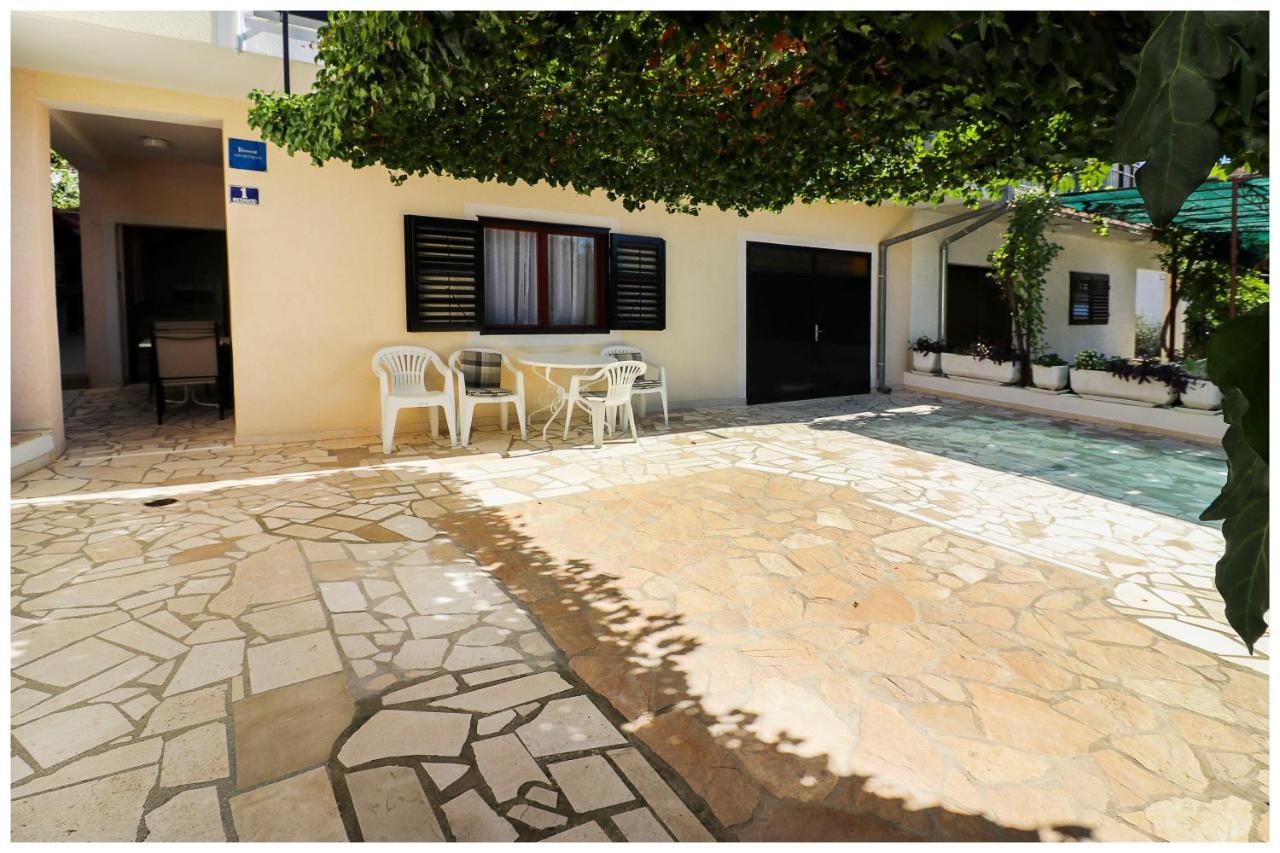 Apartment Zdravko Primosten Luaran gambar