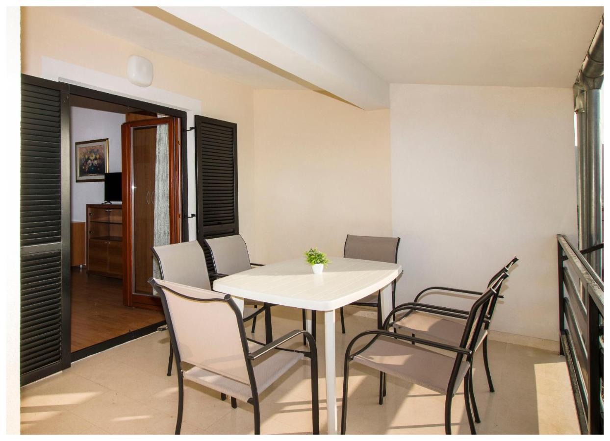 Apartment Zdravko Primosten Luaran gambar